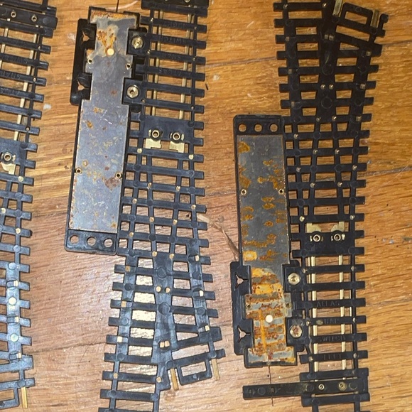 H0 SCALE TRUE-TRACK SNAP-SWITCHES(3) one right/2 left - Picture 4 of 10